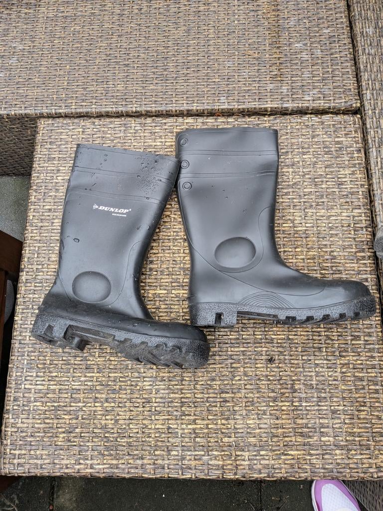 Dunlop werk laarzen met stalen neus maat 43
1 keer gebruikt, Tuin en Terras, Werkkleding, Ophalen of Verzenden, Zo goed als nieuw