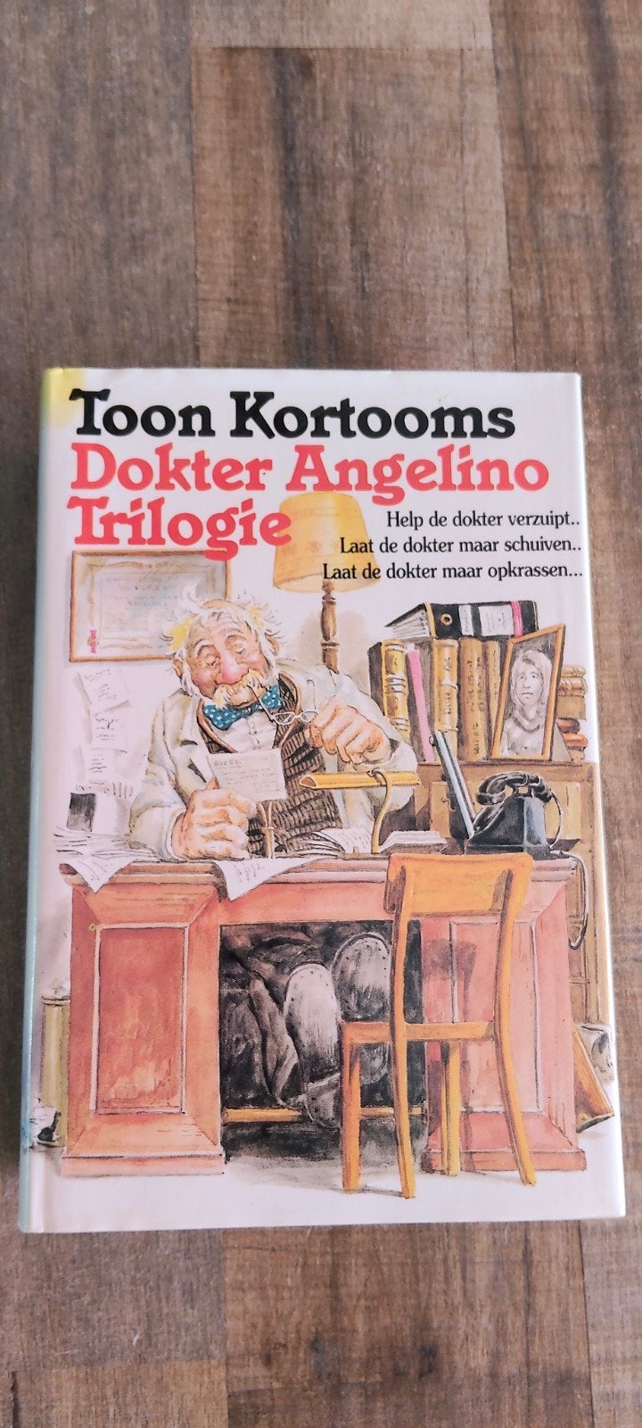 T. Kortooms - Dokter Angelino trilogie, Ophalen of Verzenden, Zo goed als nieuw, T. Kortooms, Noord-Brabant