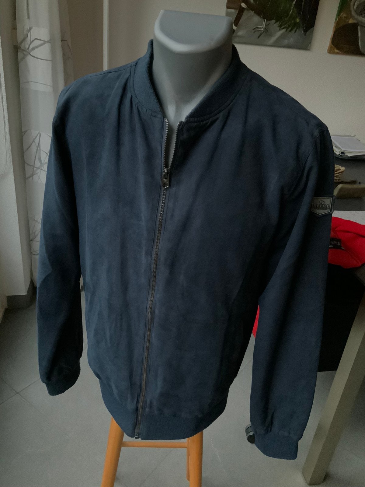 Leuk donkerblauw heren jasje. Merk Refill. Maat M. IZGS, Kleding | Heren, Ophalen of Verzenden, Zo goed als nieuw, Blauw