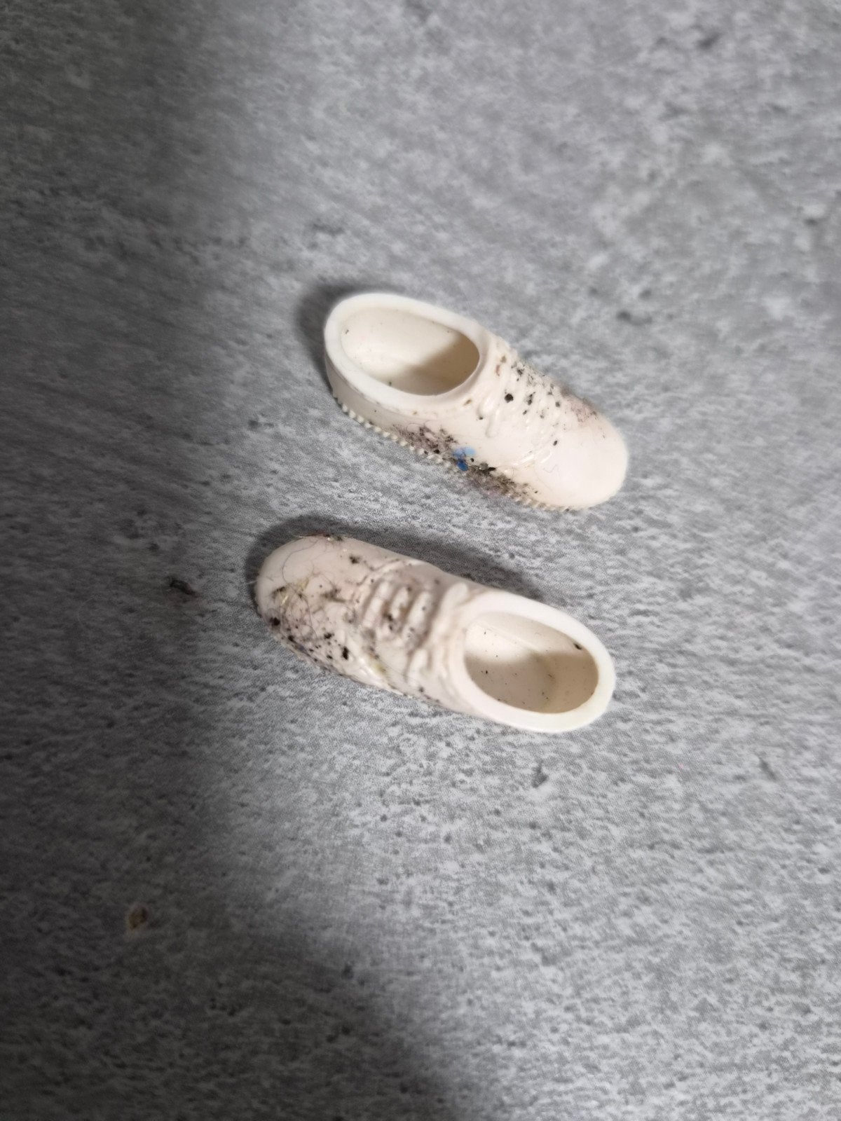 Vintage Barbie schoenen - Witte sneakers, Ophalen of Verzenden
