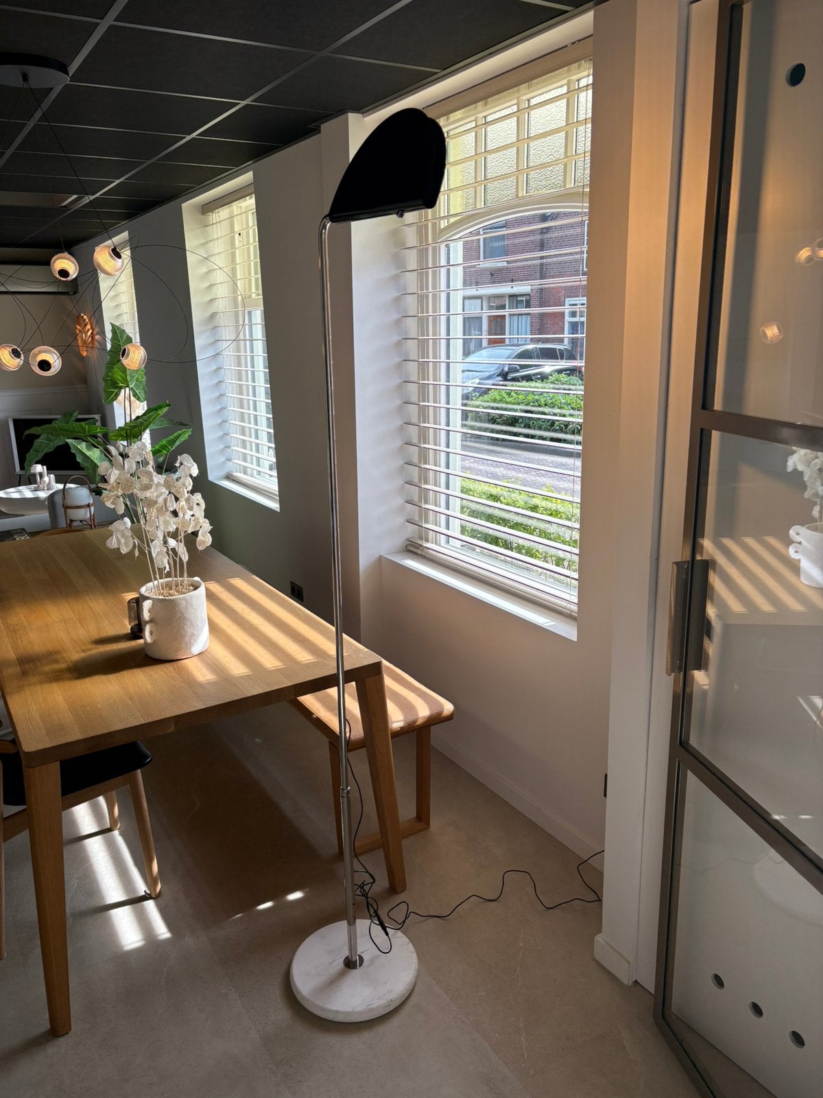 DCWéditions Mezzaluna vloerlamp in zwart en wit marmer, Ophalen, Zo goed als nieuw, 150 tot 200 cm