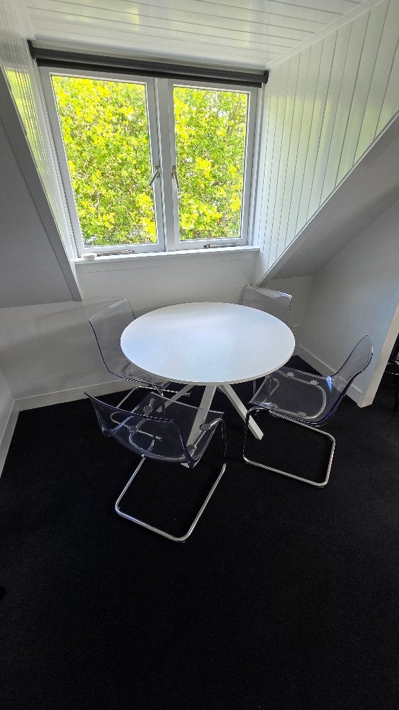 Ikea tafel (Mariedamm) en 4 stoelen (Tobias), Ophalen, Gebruikt, 100 tot 150 cm, Rond