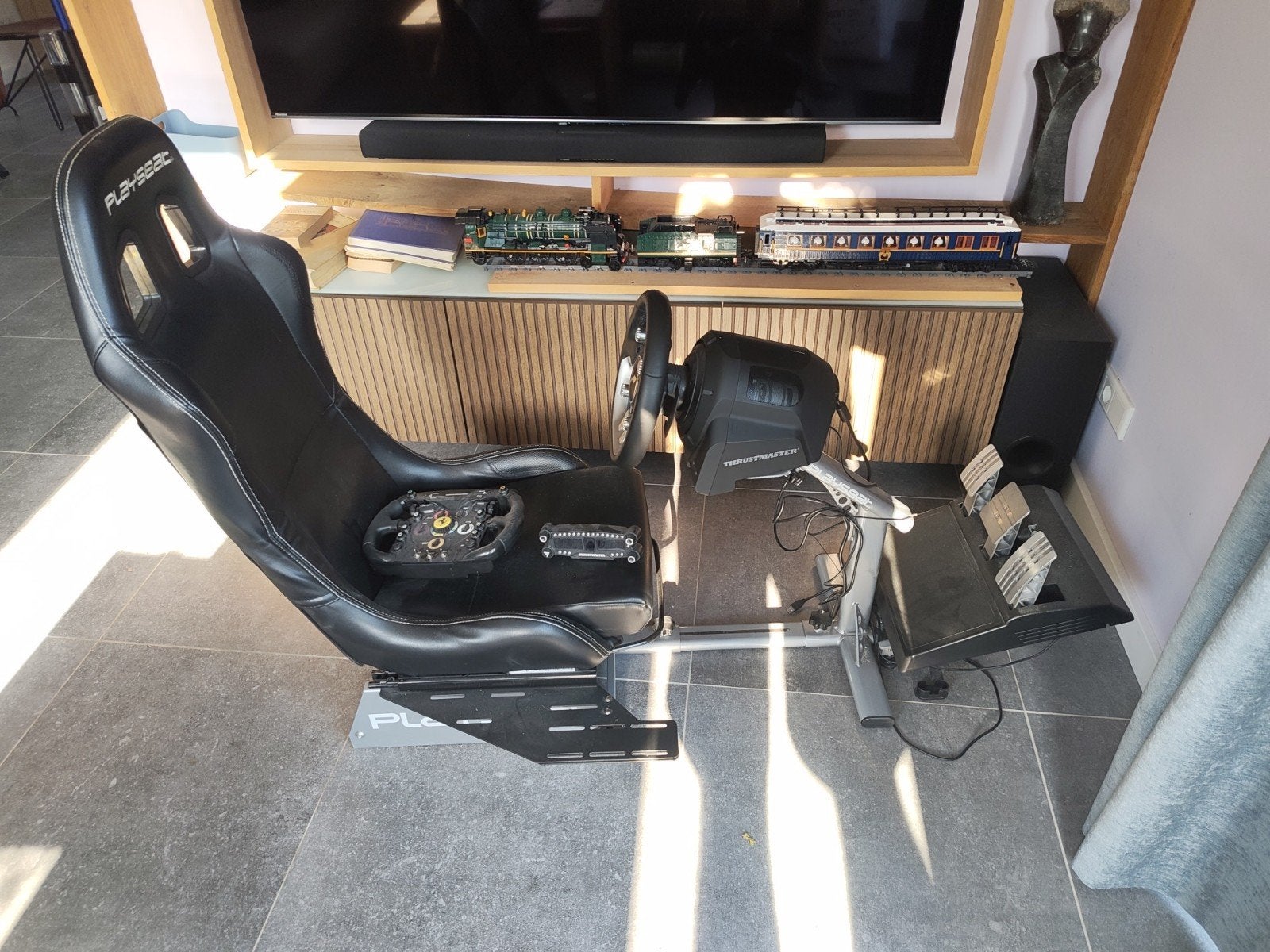 Playseat+trustmaster TGT-2 + F1 Stuur+BT LED Display + Pl, Ophalen, Zo goed als nieuw