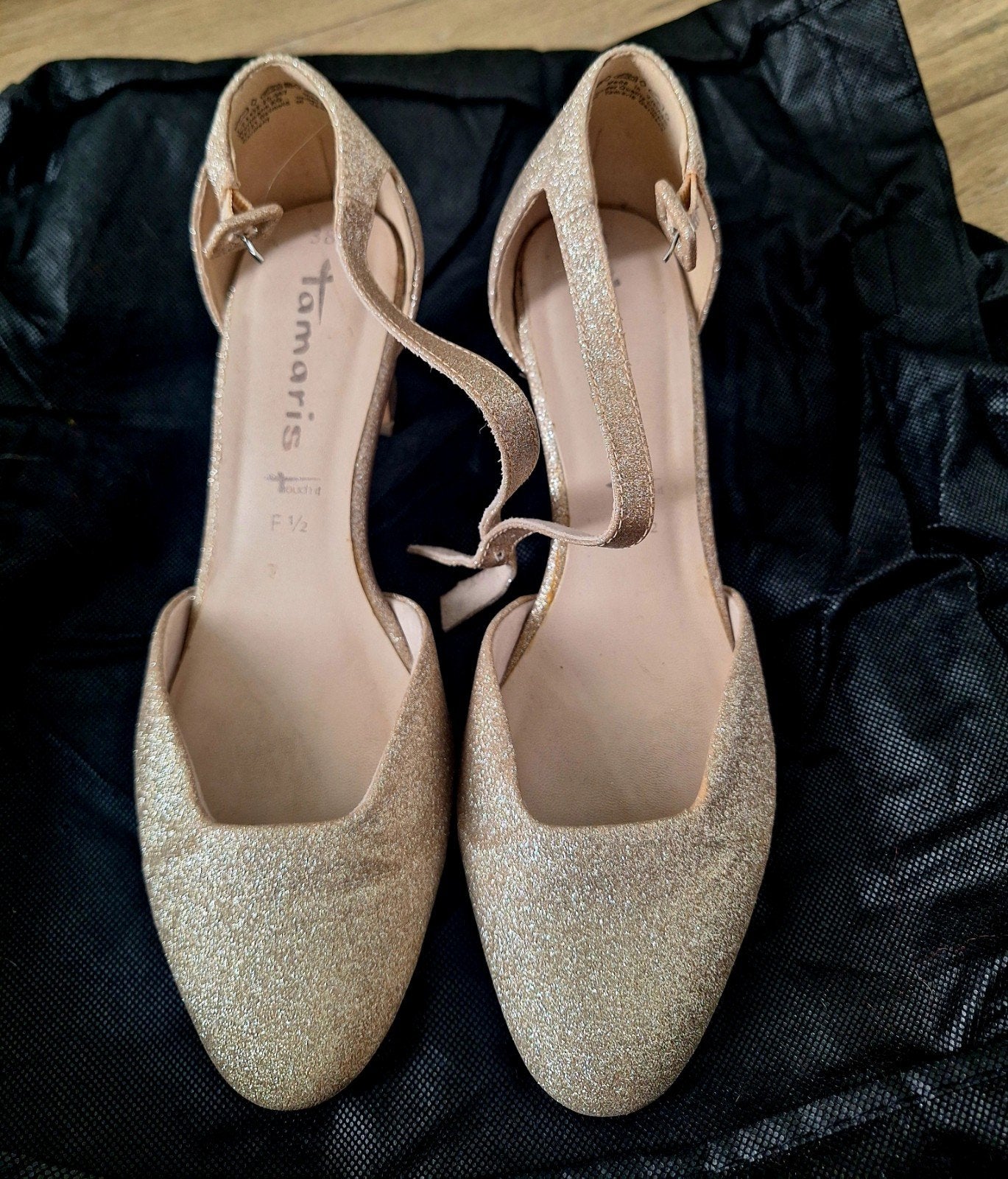Tamaris goud kleurige schoenen, 1 x gedragen bruiloft, Kleding | Dames, Schoenen, Tamaris, Ophalen, Zo goed als nieuw, Overige kleuren
