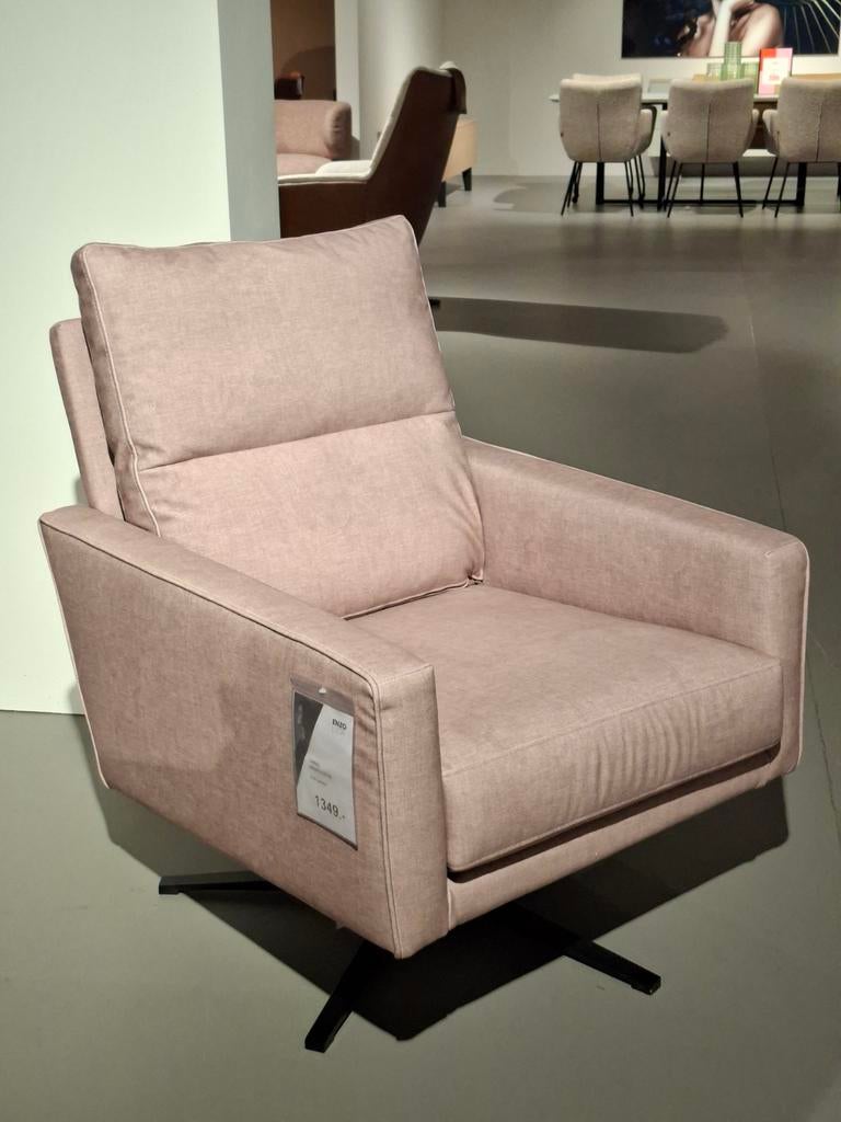 Showroommodel Enzo Luca Draaifauteuil Ombra, Huis en Inrichting, Ophalen, Nieuw, Stof
