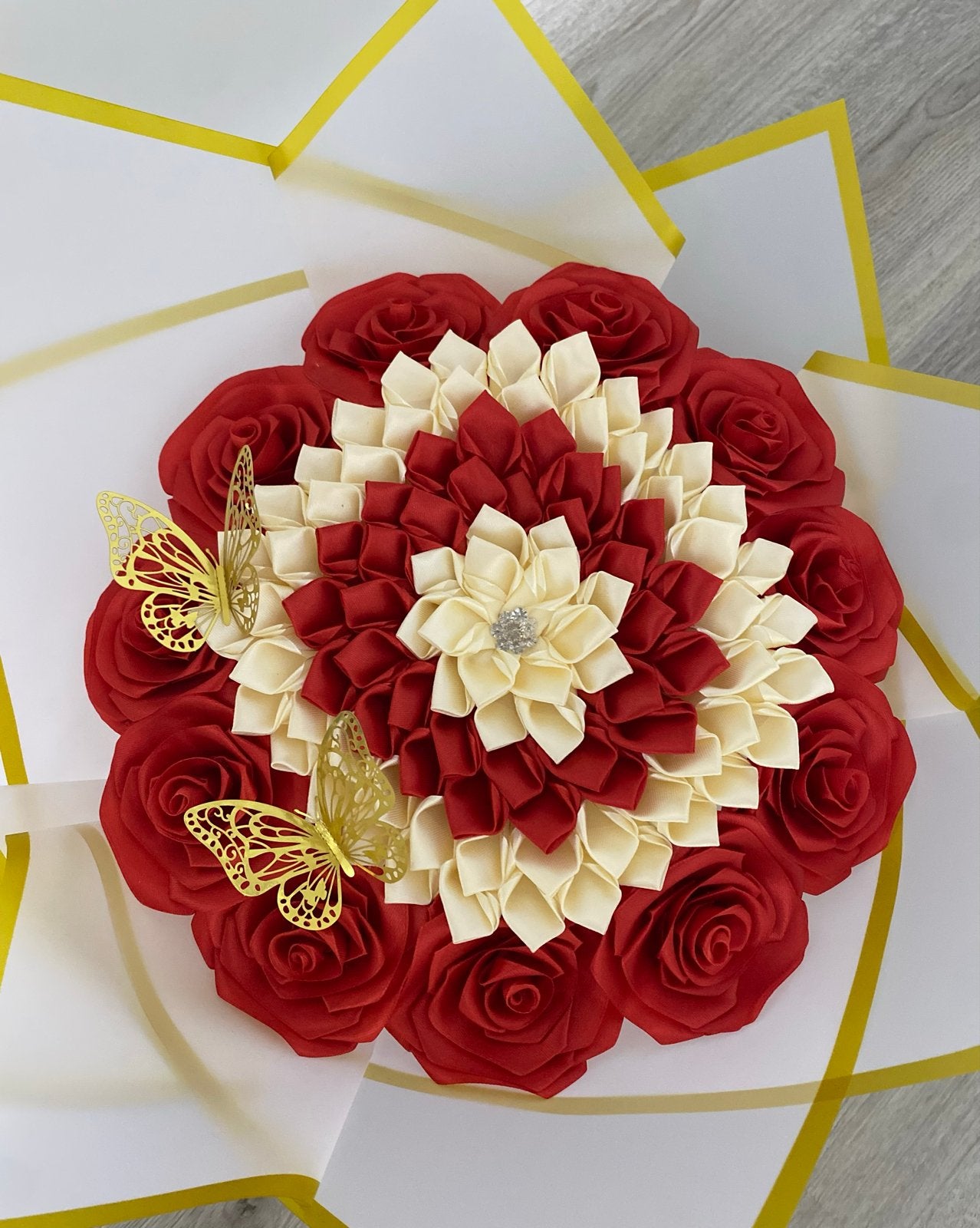 Big Dahlia bouquet with butterfly, Tuin en Terras, Bloembollen en Zaden, Ophalen of Verzenden, Volle zon, Knol