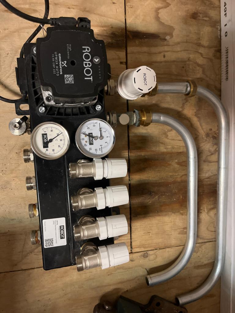 Vloerverwarming verdeler met Grundfos pomp, Ophalen of Verzenden, Gebruikt, Overige typen