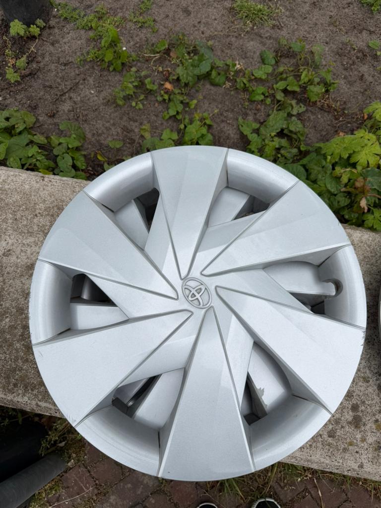 Toyota wieldoppen, Ophalen, Gebruikt