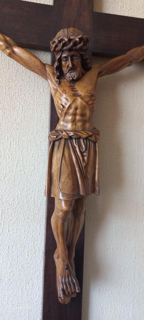 Buxushouten Corpus op Kruishout., Ophalen of Verzenden