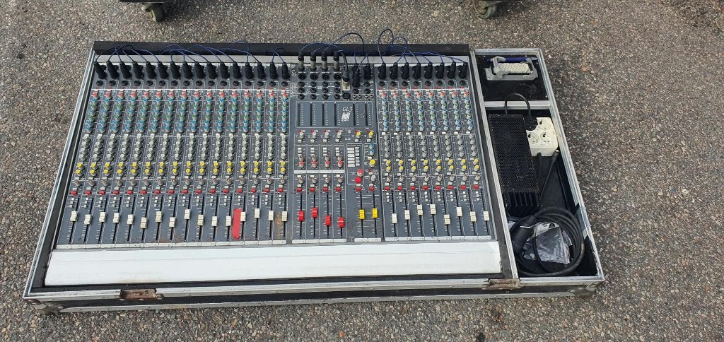 Set Allen Heath GL3 tafel met werk, Muziek en Instrumenten, Ophalen, Gebruikt, 20 kanalen of meer
