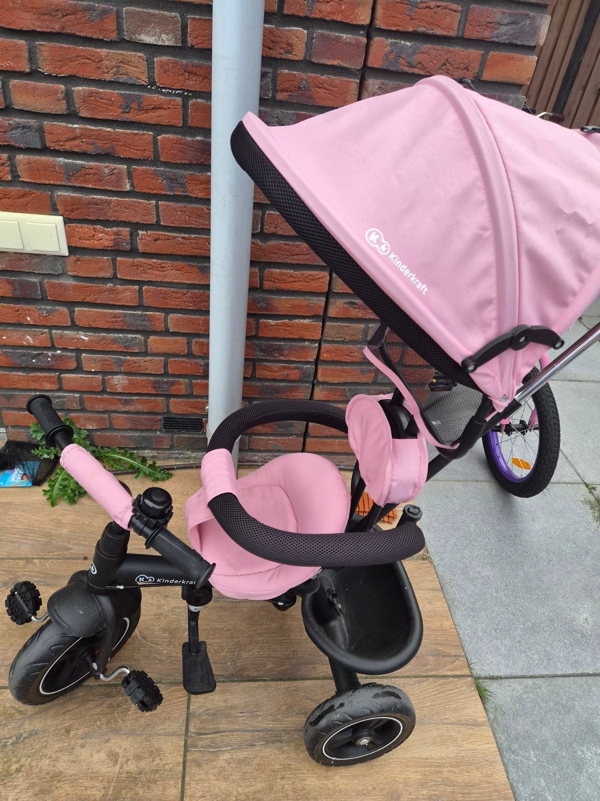 Kinderkraft driewieler roze met duwstang, Fietsen en Brommers, Ophalen, Kinderkraft, Trommelrem, Verstelbare zitting