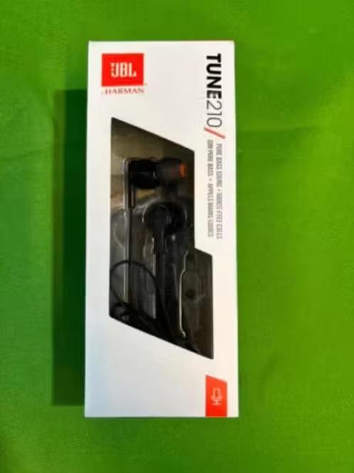 NIEUW! JBL tune210 pure bass sound Jack aansluiting €6,99, Ophalen of Verzenden, Nieuw, In gehoorgang (in-ear)