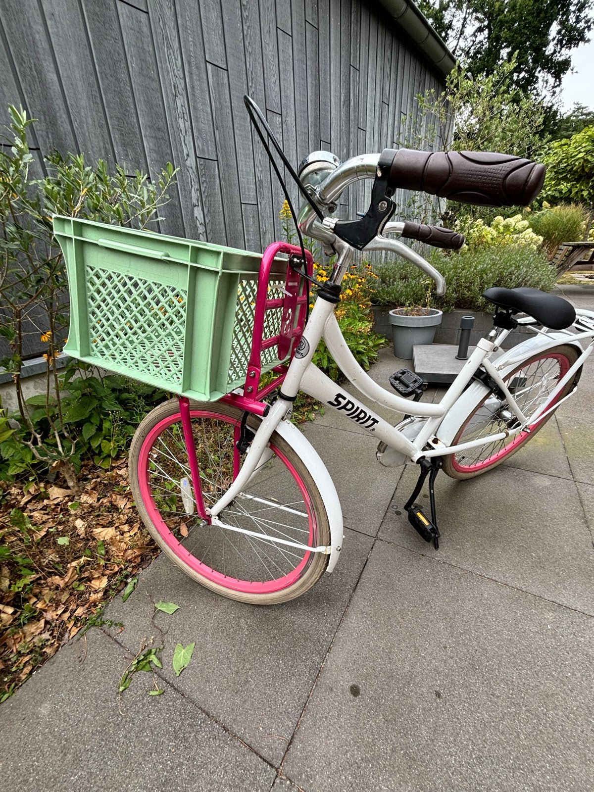 Spirit 24 inch meisjesfiets met voordrager en krat, Ophalen, Terugtraprem, Handrem, Gebruikt