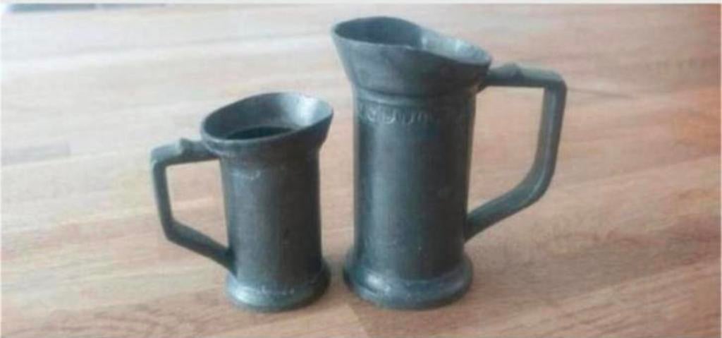 Set van 2 tinnen maatbekers – oud gebruikstin, Antiek en Kunst, Antiek | Tin, Ophalen of Verzenden