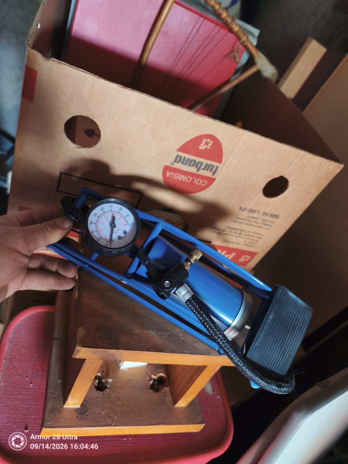Voetpomp met drukmeter - Multifunctioneel, Ophalen of Verzenden, Drukmeter, Gebruikt