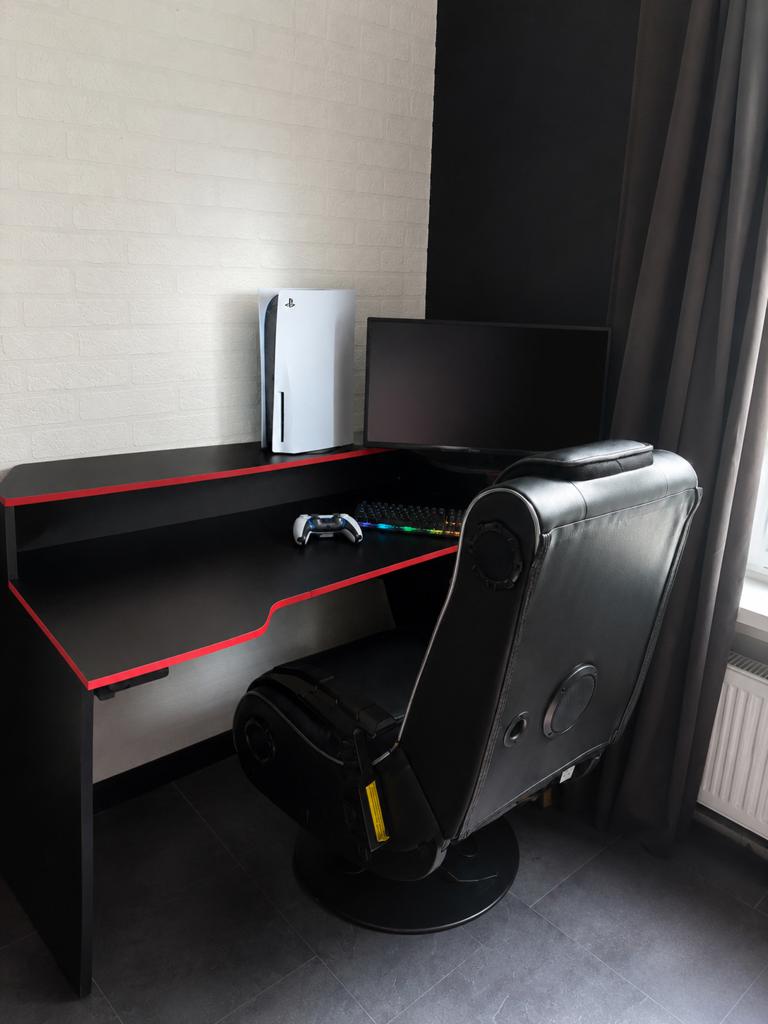 Bureau met gamestoel en game computerset, Ophalen of Verzenden, Zo goed als nieuw