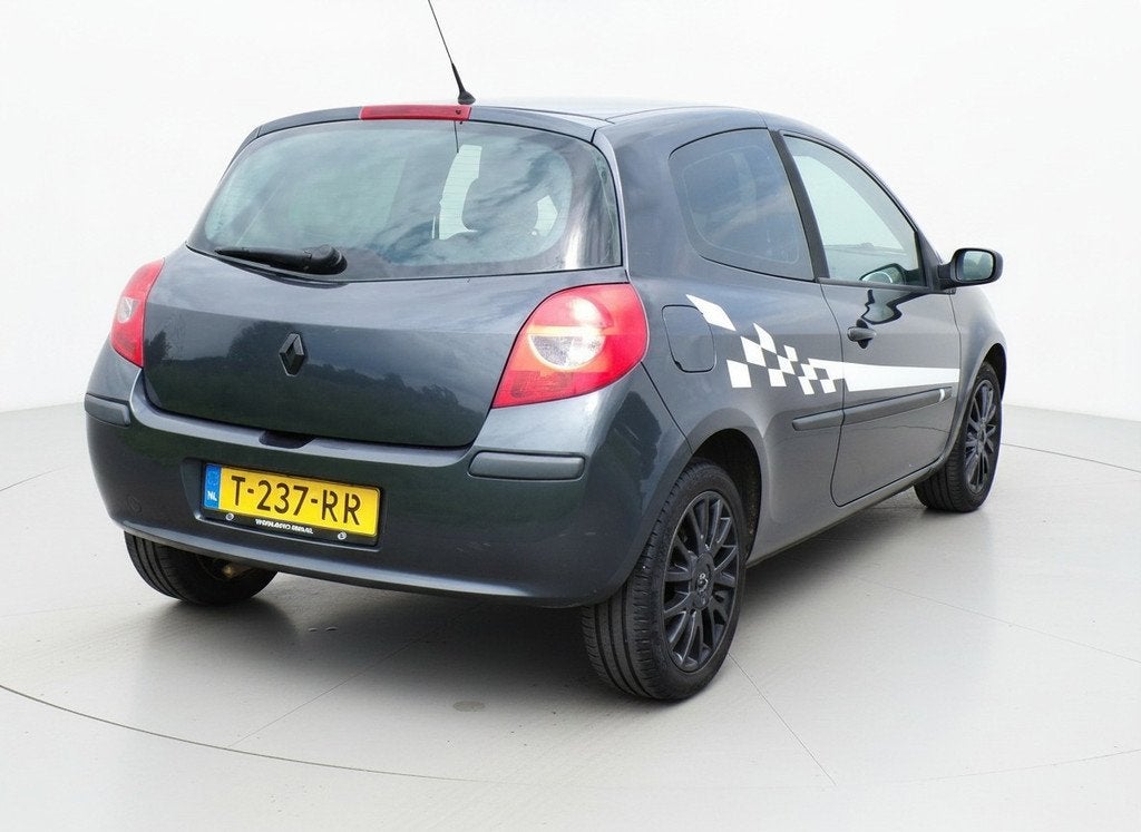 Renault Clio 1.6-16V Team Spirit|Airco|Carplay|D.riem VV, Voorwielaandrijving, Gebruikt, 4 cilinders, Grijs