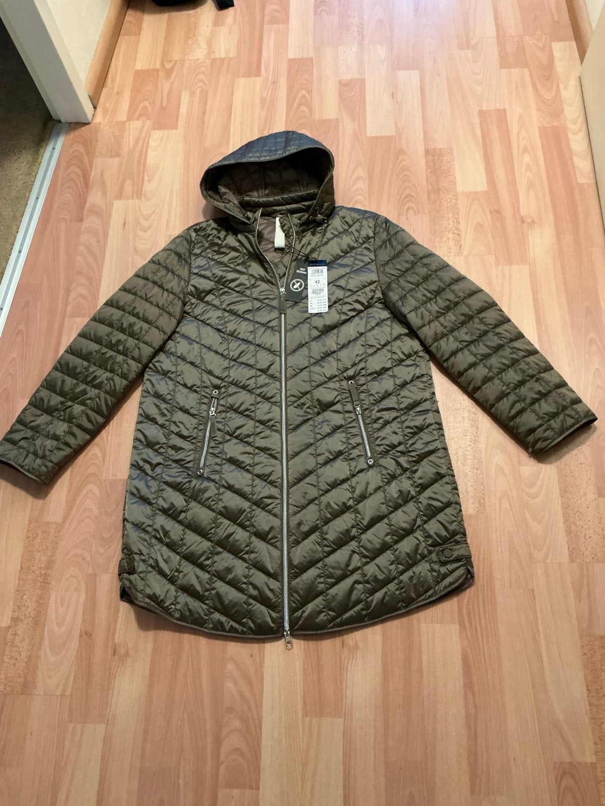 Merk:Betty Barclay jas mooie lengte olijf kleur, Ophalen of Verzenden, Nieuw, Maat 42/44 (L), Overige kleuren