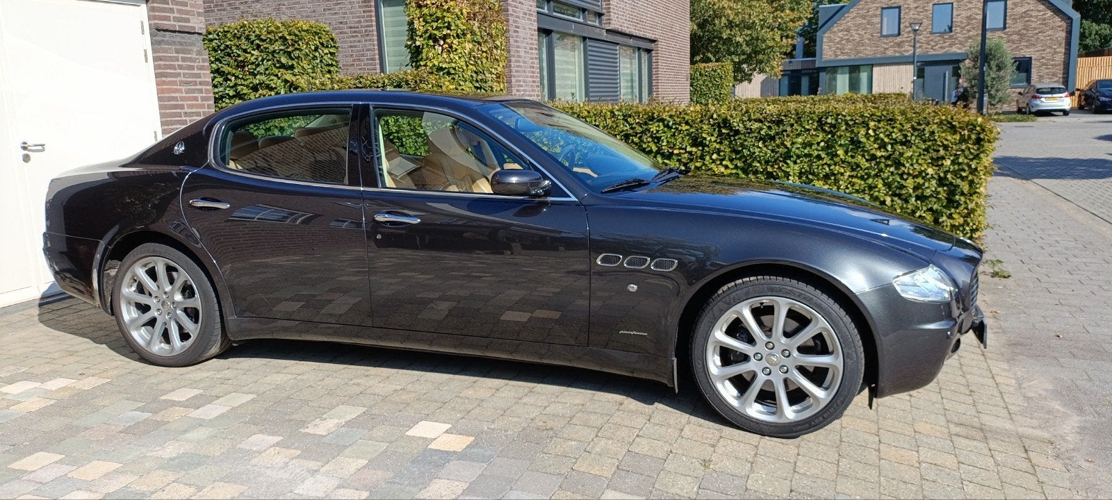Maserati Quattroporte 4.2 V8 2007 Grigio Granito, Automaat, Leder, Sedan, 111 €/maand