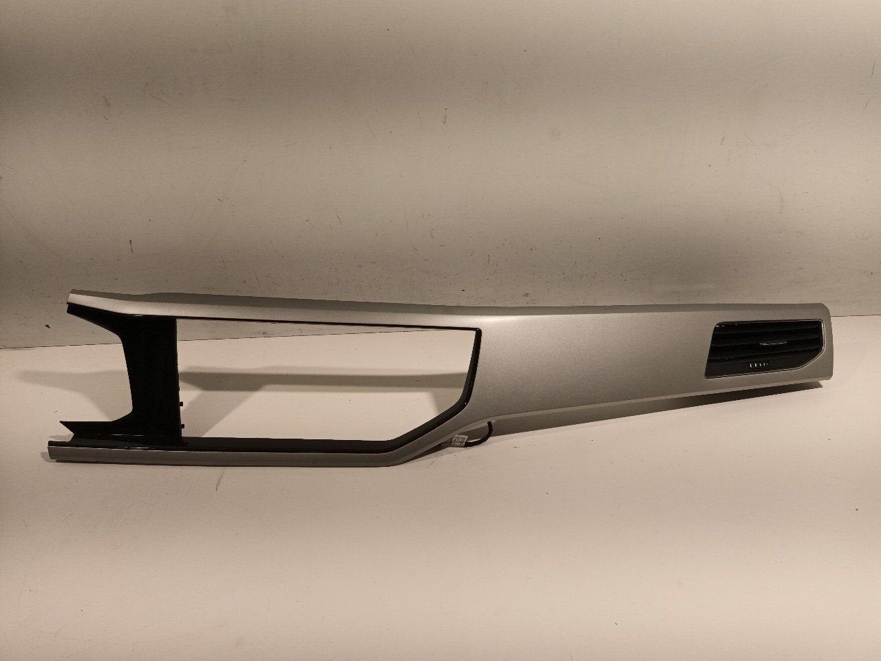 Dashboard luchtrooster rechts Volkswagen Polo, Onderdelen@venauto.nl, Van der Ven Autorecycling B.V., Gebruikt, Ettenseweg 76, 4706 PB Roosendaal, The Netherlands