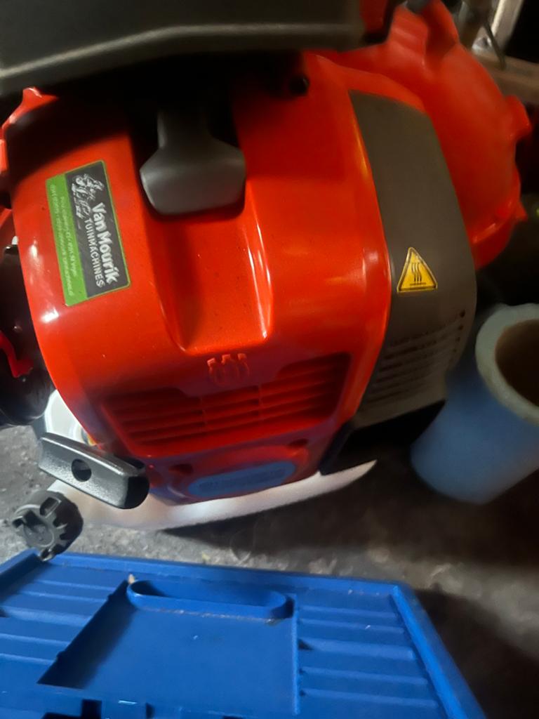 Husqvarna blad blazer 570bts    1 x gebruikt, Ophalen of Verzenden, Benzine