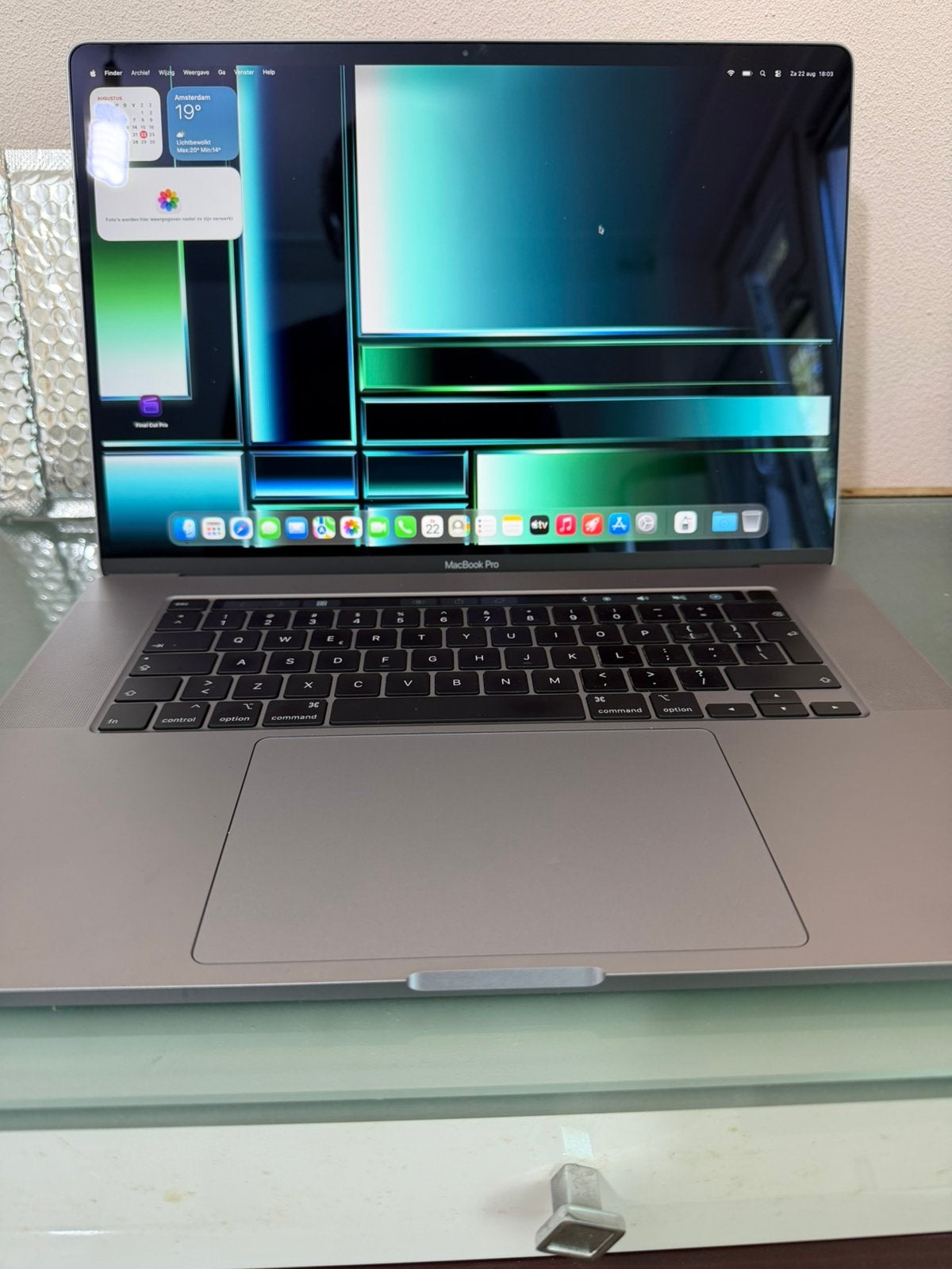 Macbook pro. 16 inch 2019. I7. 16 gb. 512 GB, Computers en Software, Apple Macbooks, 2 tot 3 Ghz, Qwerty, 512 GB, Zo goed als nieuw
