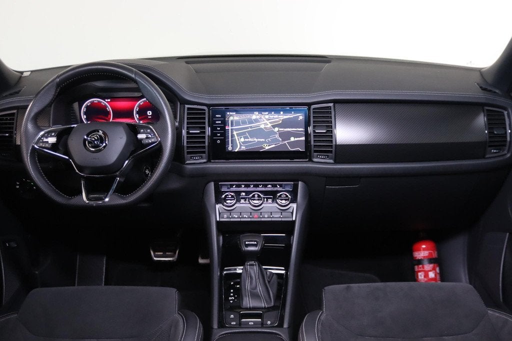 Skoda Kodiaq 1.5 TSI Sportline Business 7-Persoons Panoramad, 1566 kg, 4 cilinders, 150 pk, Zwart