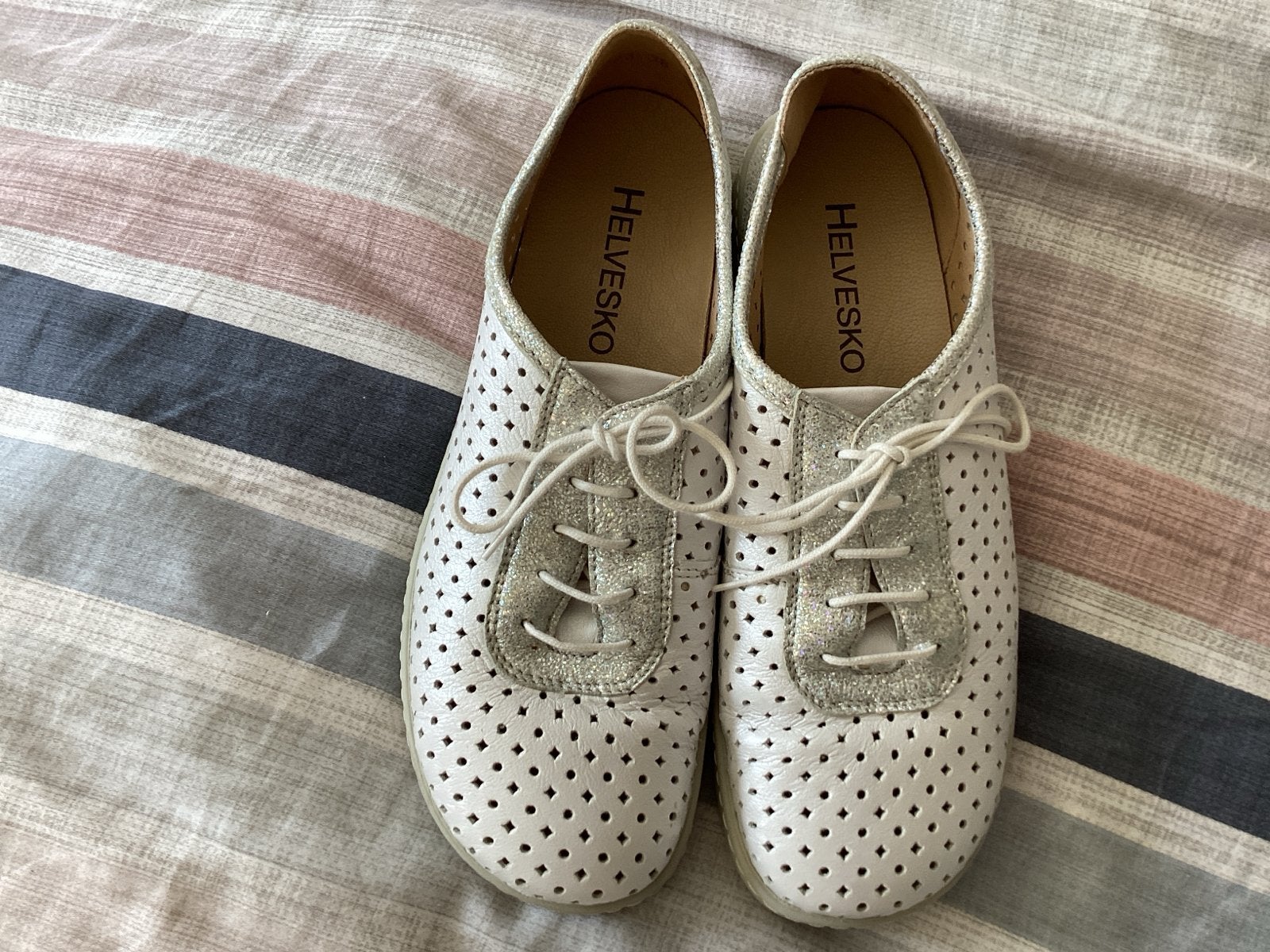 Helvesko schoenen maat 38, Kleding | Dames, Schoenen, Verzenden, Zo goed als nieuw, Wit, Schoenen met lage hakken