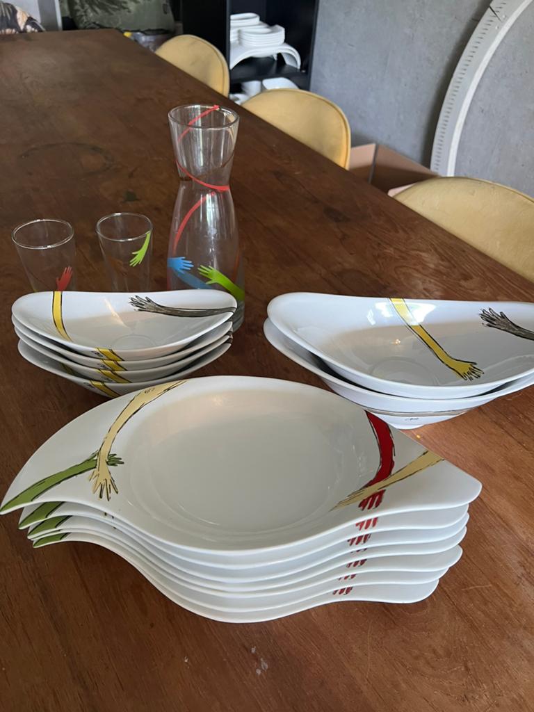 Servies van Corry Ammerlaan, Ophalen, Zo goed als nieuw, Bord(en), Overige stijlen