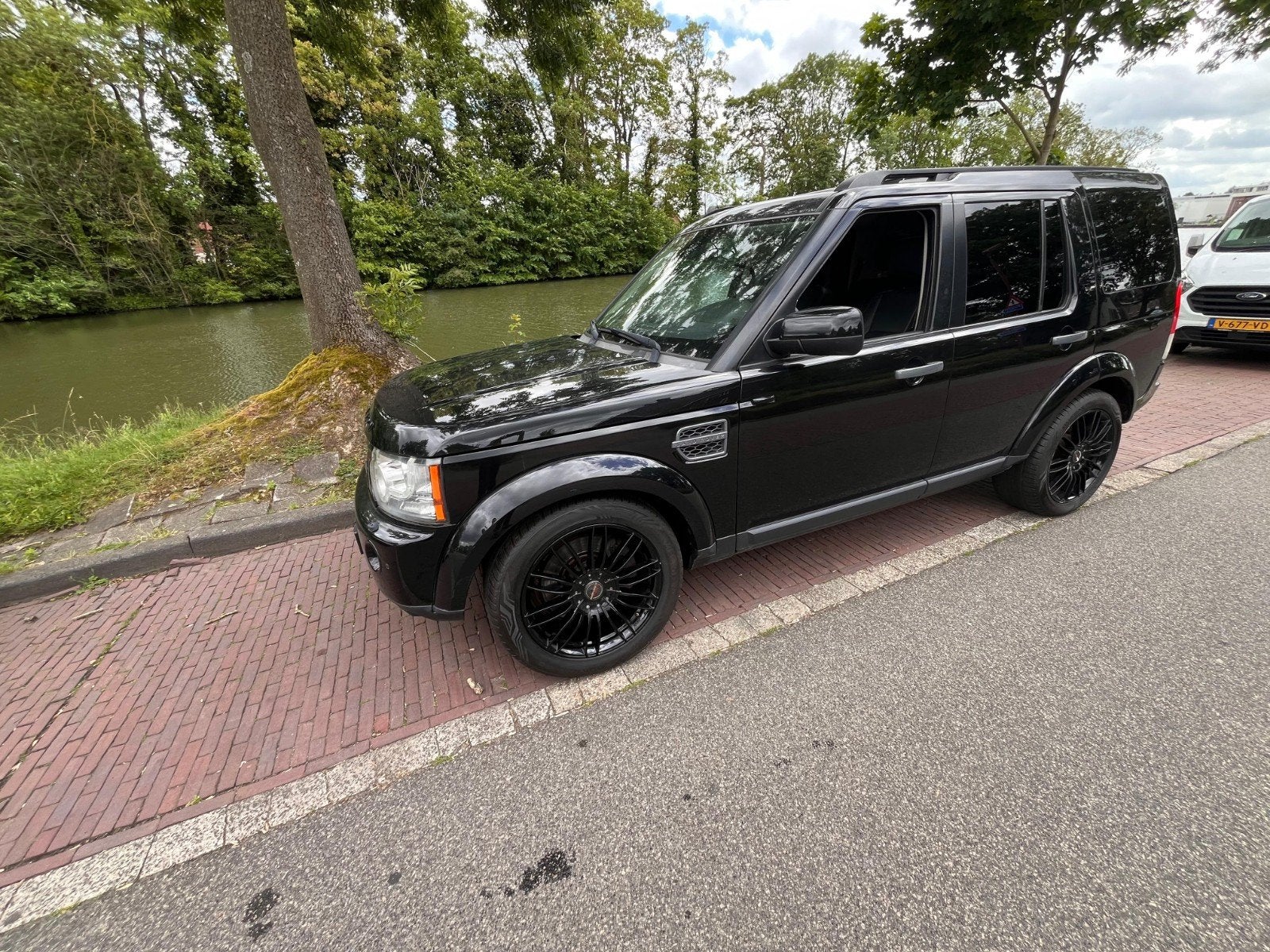 Land Rover Discovery 3.0 Tdv6 2011 Zwart, Automaat, 313 €/maand, 2993 cc, 7 stoelen