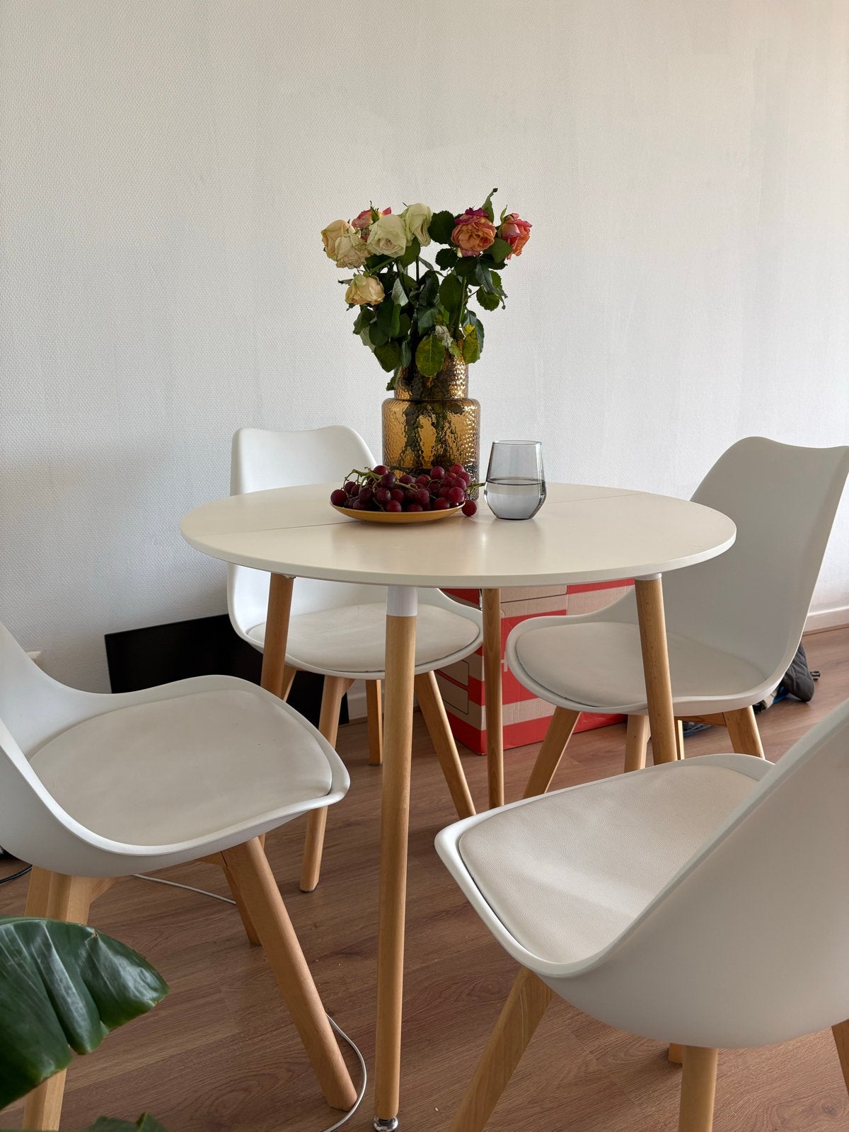 Ronde eettafel met 4 stoelen - Gebruikt, Ophalen, Gebruikt, 100 tot 150 cm, Rond