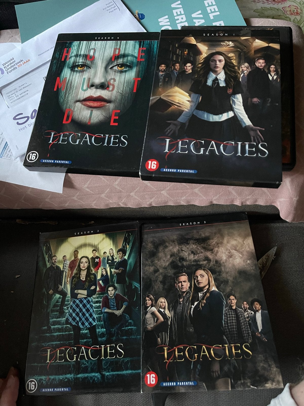 Legacies DVD Boxset - Seizoen 1, 2, 3 & 4, Cd's en Dvd's, Engels, Vanaf 16 jaar, Seizoen 1, Nederlands