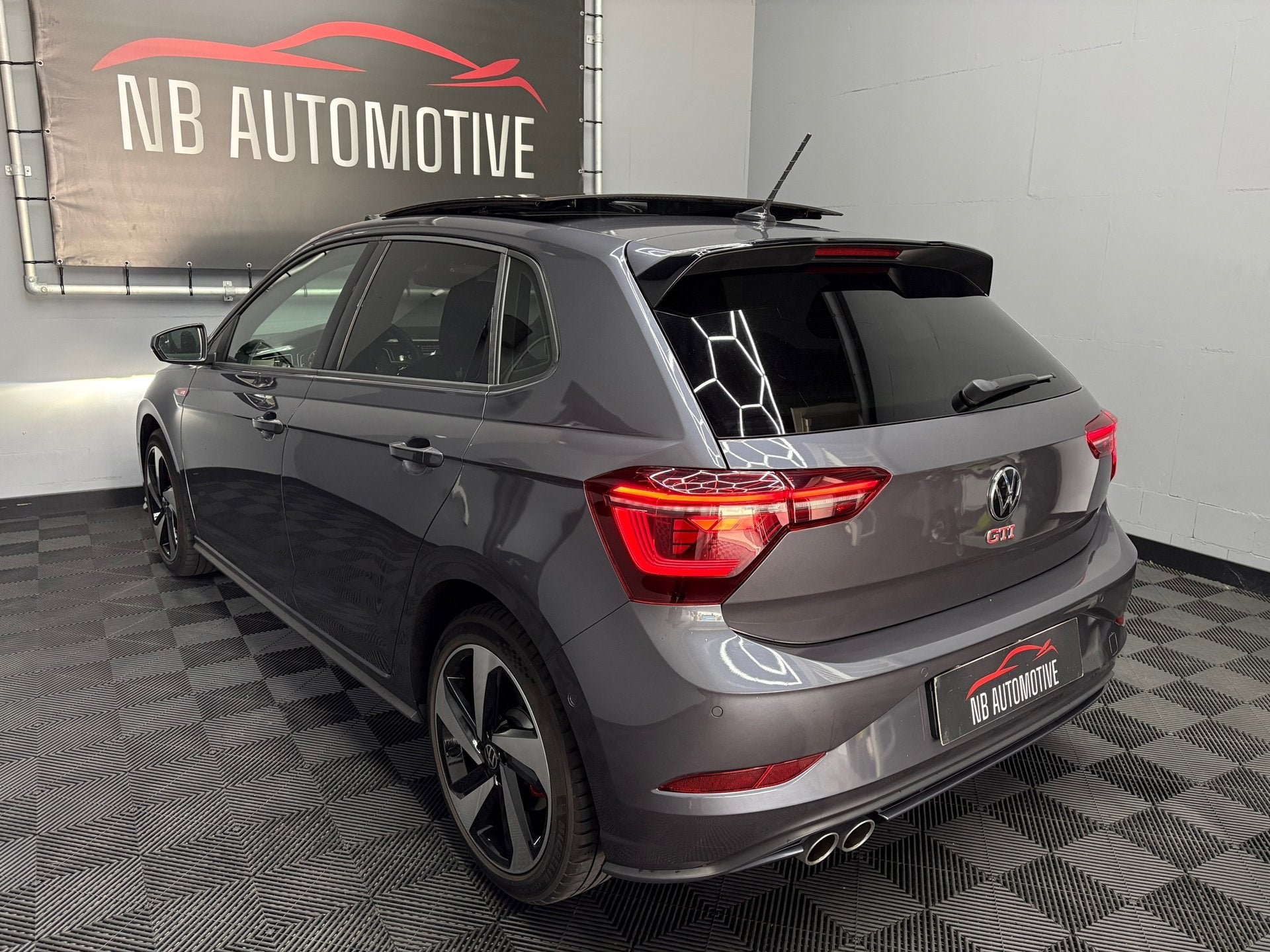 Volkswagen Polo 2.0 GTI 2023 PANO IQ, 1272 kg, Gebruikt, 4 cilinders, 1984 cc