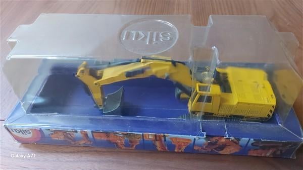 Siku 3413 Bagger (leidingen defect), Hobby en Vrije tijd, Modelauto's | 1:50, Ophalen of Verzenden, Gebruikt, Hijskraan, Tractor of Landbouw