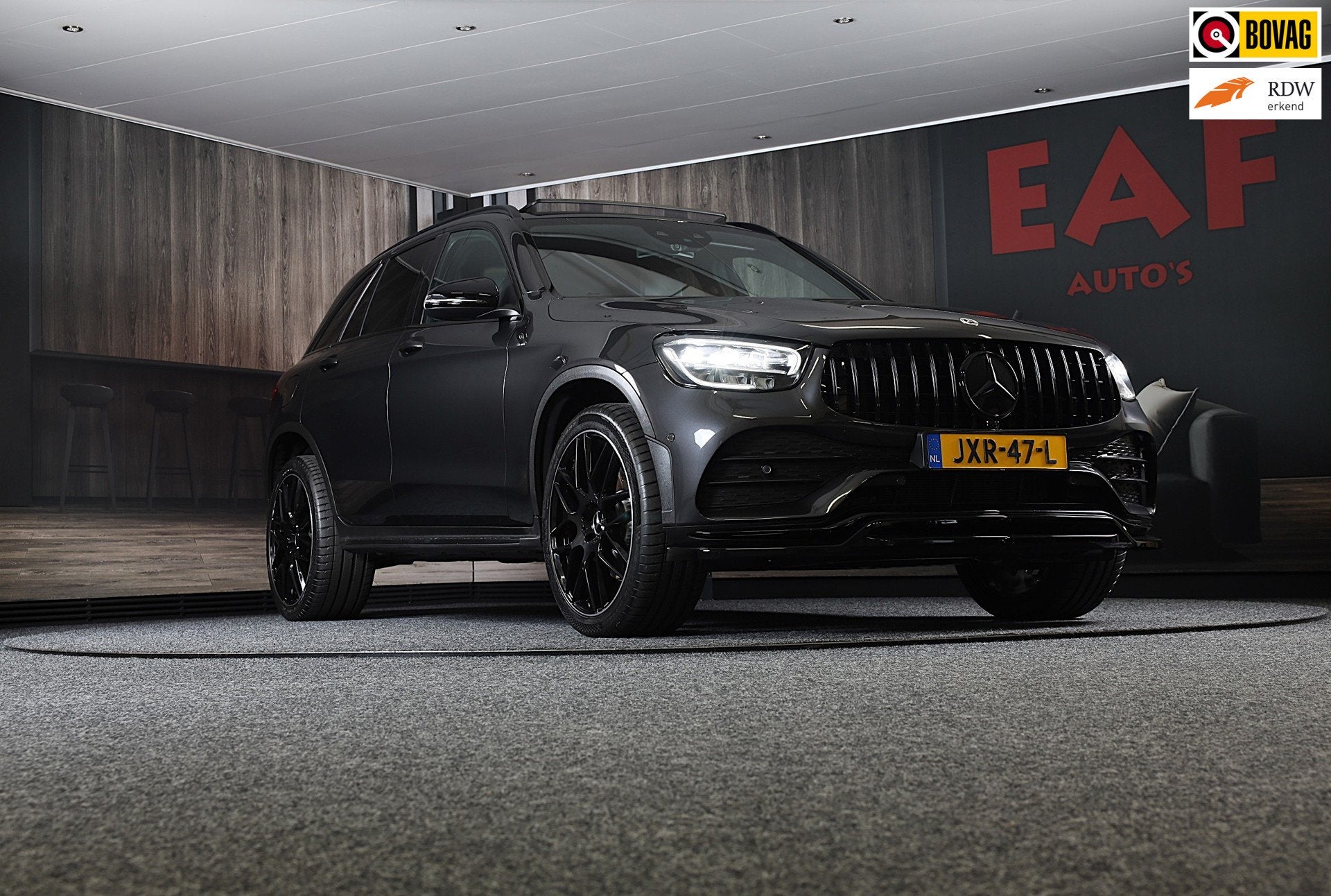 Mercedes-Benz GLC-klasse 300e 4MATIC AMG 63 Look / Digital C, Automaat, Gebruikt, Euro 6, 4 cilinders