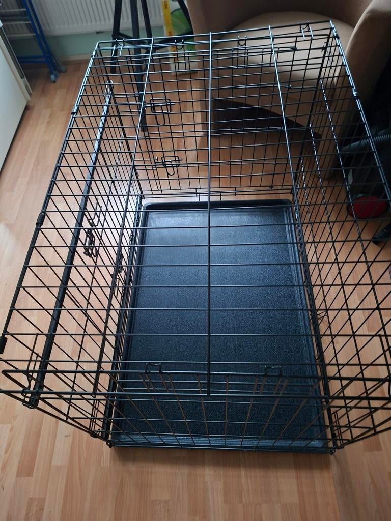 Grote zwarte hondenbench, Ophalen, Zo goed als nieuw, 75 tot 110 cm, 65 tot 100 cm