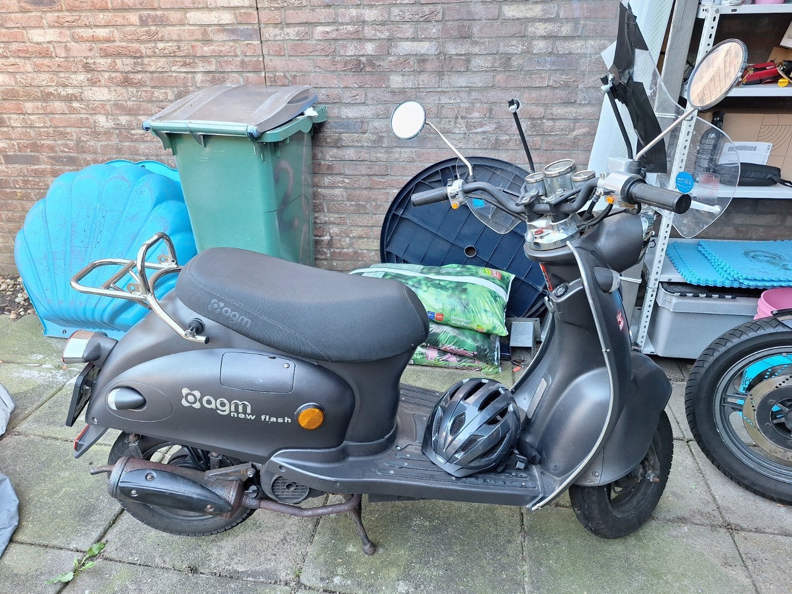 AGM New Flash Scooter - Goed onderhouden, Fietsen en Brommers, Ophalen of Verzenden, Gebruikt, Benzine, Overige merken
