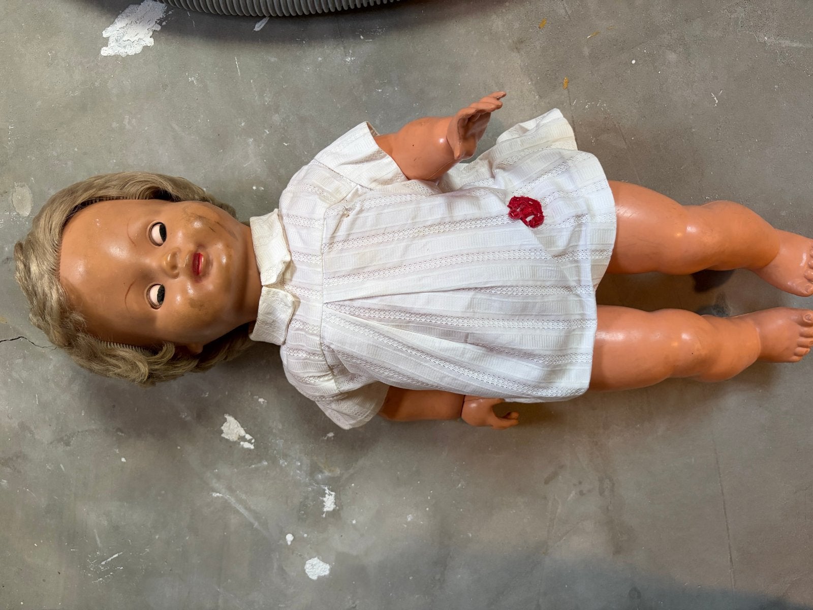 Vintage Babypop met blond haar en slaapogen, Ophalen of Verzenden, Gebruikt, Babypop