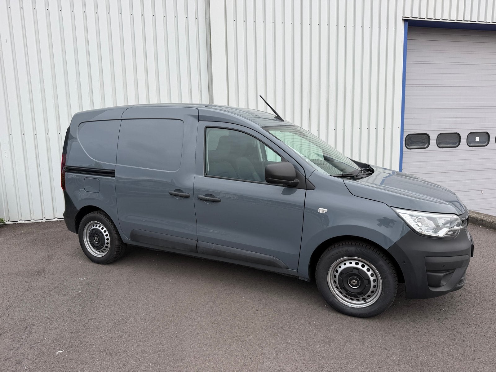Renault Express Van 1.3 TCe 100pk benzine, Auto's, Bestelauto's, Voorwielaandrijving, Zwart, 1200 kg, Renault