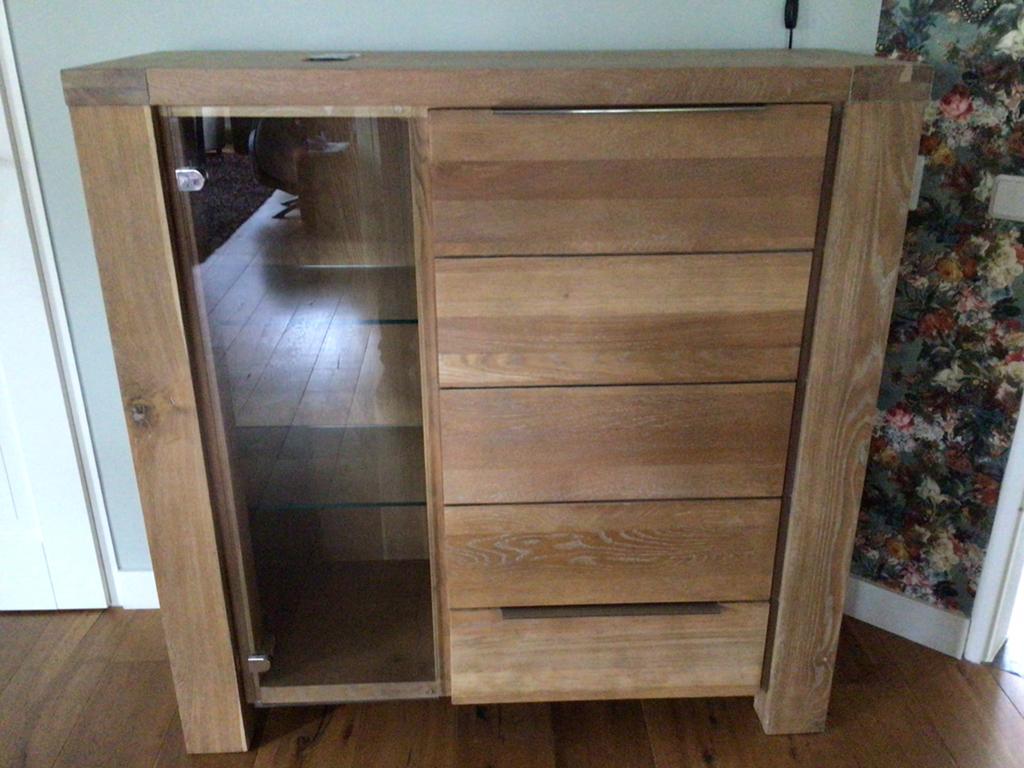 Mooie lichte eiken kast, Ophalen, Glas, Gebruikt, 25 tot 50 cm