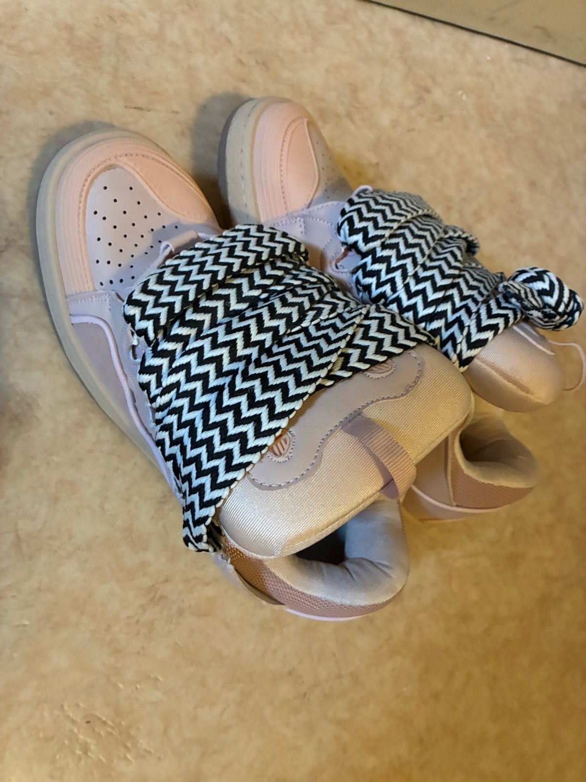 Roze sneakers, maat 41 (nep Lanvin), Kleding | Dames, Schoenen, Ophalen of Verzenden, Gedragen, Roze, Sneakers of Gympen