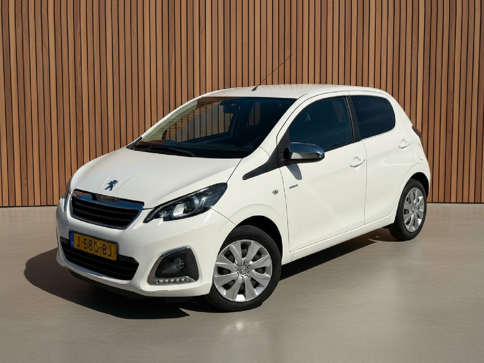 Peugeot 108 1.0 e-VTi Style | Bluetooth | Airco (bj 2020), Auto's, Voorwielaandrijving, Gebruikt, Euro 6, 4 stoelen