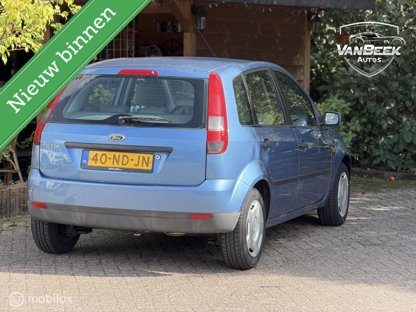 Ford Fiesta 1.25-16V Ambiente Apk 5 deurs, Auto's, Ford, Voorwielaandrijving, 1242 cc, 4 cilinders, Blauw
