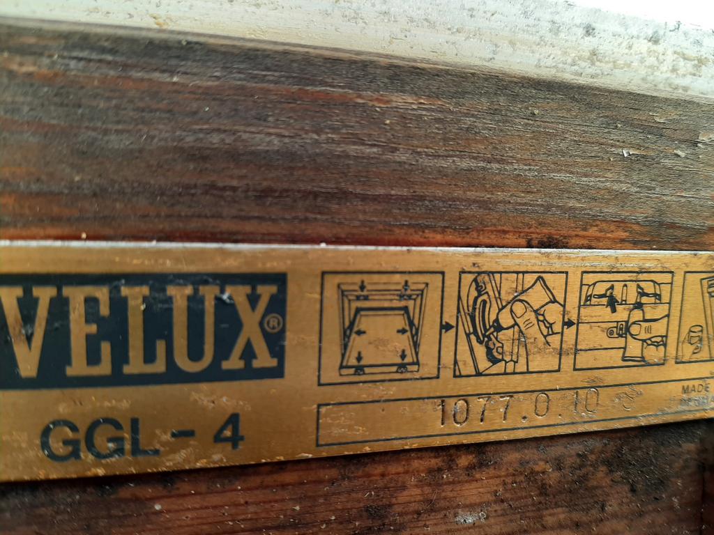 Gezocht raamgedeelte of glas Velux dakraam ggl4, Ophalen, Gebruikt, 80 tot 120 cm, Dakraam