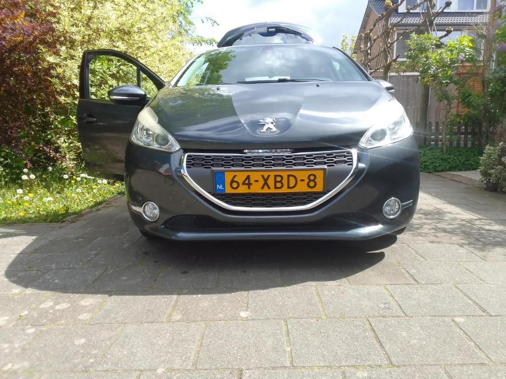 Te koop Peugeot 208 metallic grijs leren bekleding, Auto-onderdelen, Ophalen, Peugeot