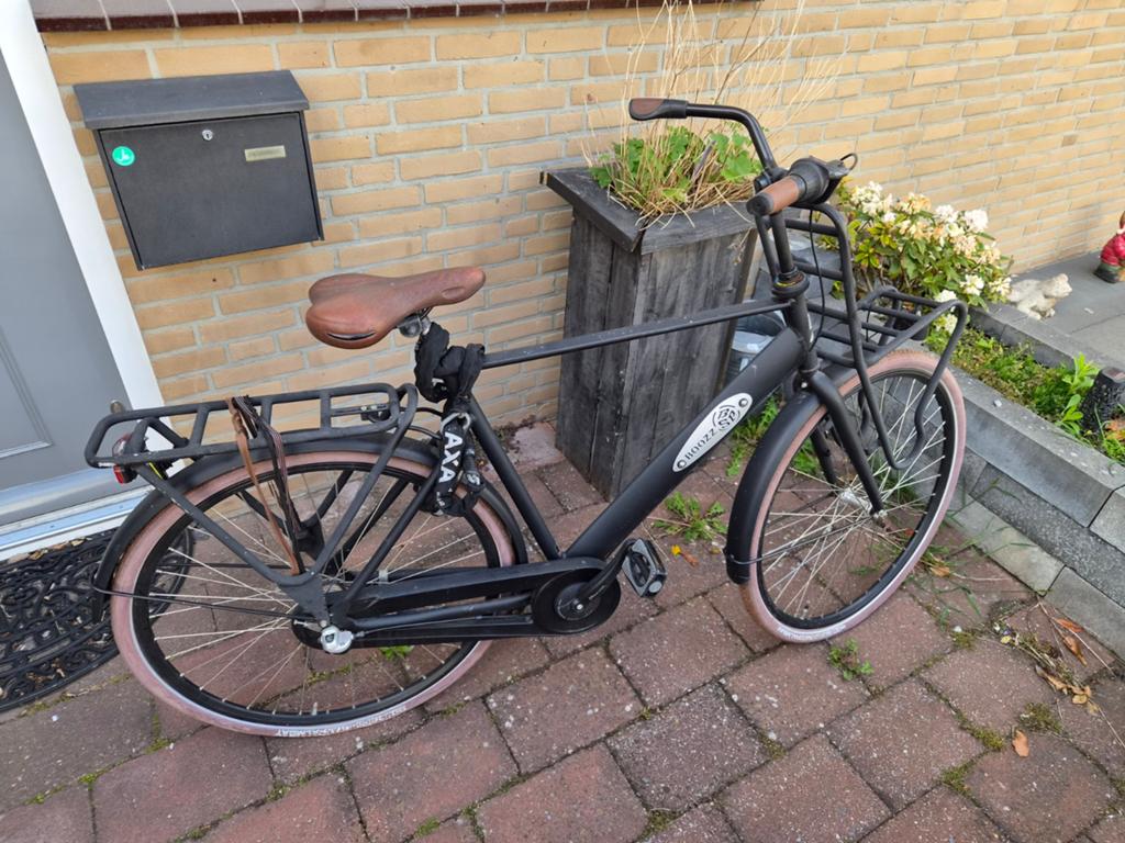 Zwarte fiets met lekke achterband, Ophalen, Gebruikt, Velgrem, Overige merken