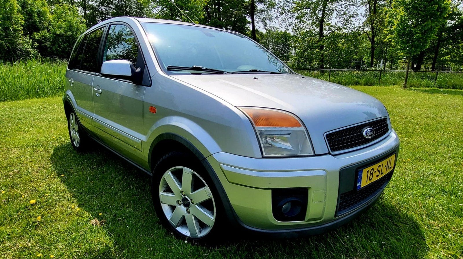 Ford Fusion 1.6 16V 2006 Grijs, Auto's, Ford, Voorwielaandrijving, 1596 cc, Zwart, 100 pk
