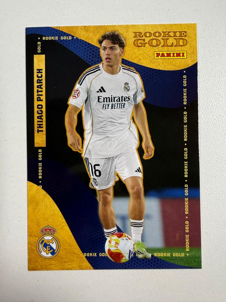 Thiago Pitarch Rookie Gold Panini Club Real Madrid 2025-26, Ophalen of Verzenden, Nieuw, Buitenlandse clubs, Poster, Plaatje of Sticker