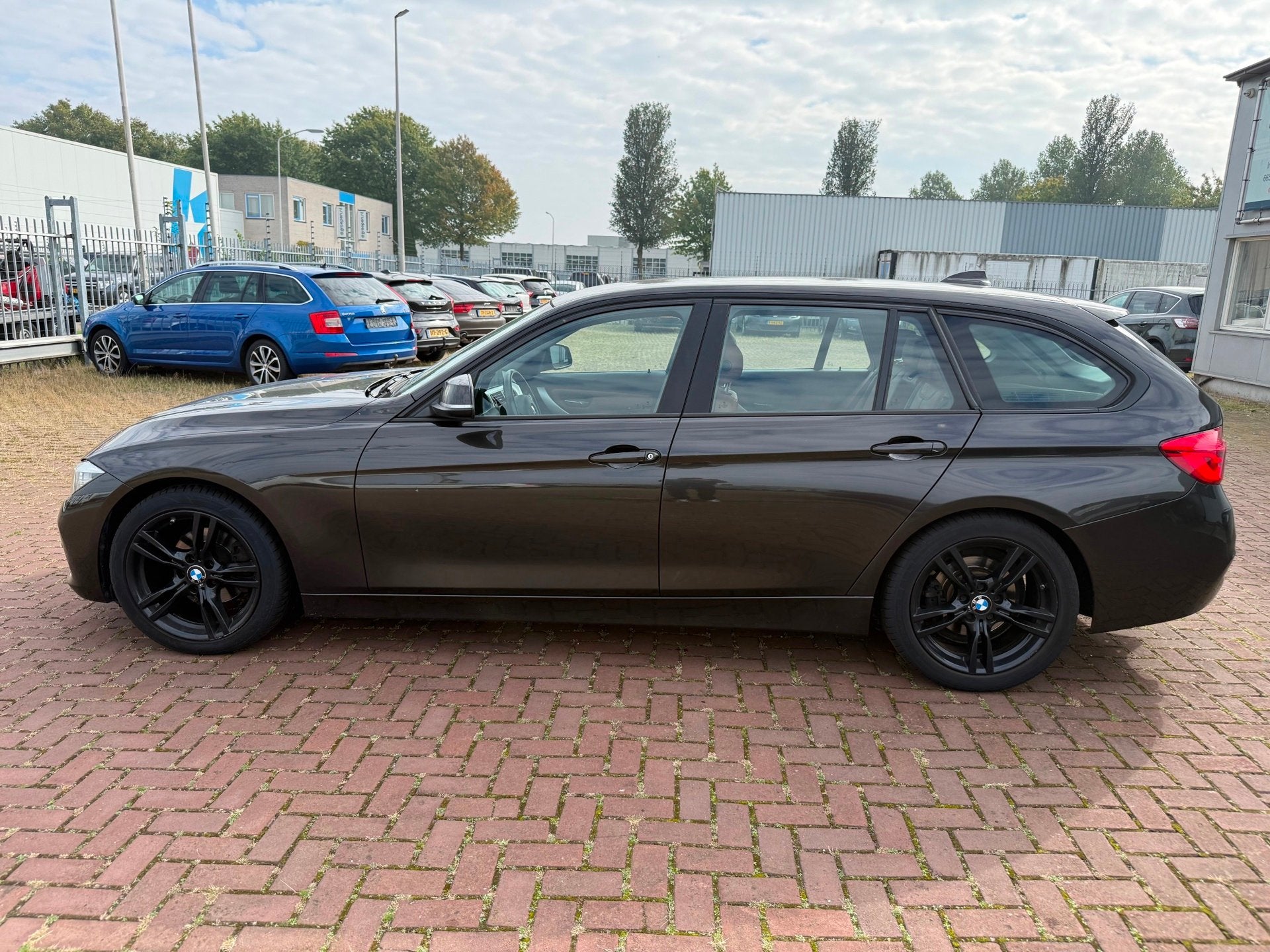 BMW 3-serie Touring 320d EDE Corporate Lease Essential Expor, Auto's, Automaat, 745 kg, Achterwielaandrijving, Euro 6