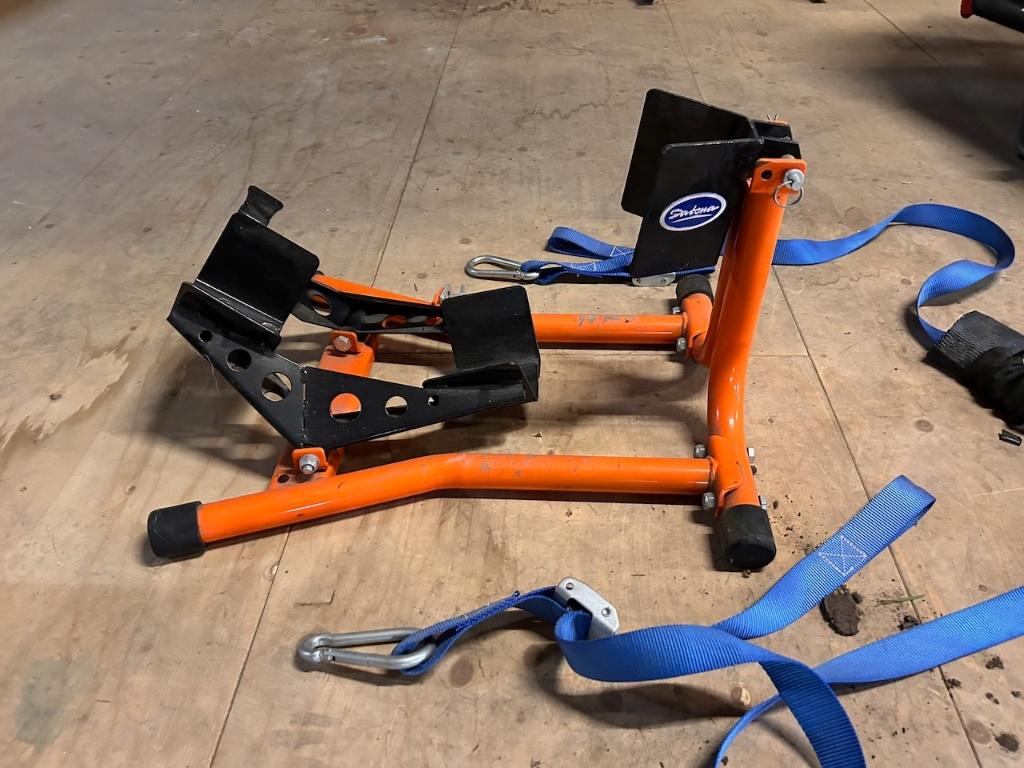 Inrijklem voorwiel motor met spanbanden, Ophalen of Verzenden, Zo goed als nieuw